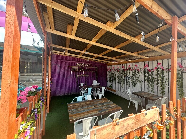 More Photos Of 4846 McKnight Rd, Pittsburgh Auto Repair For Lease