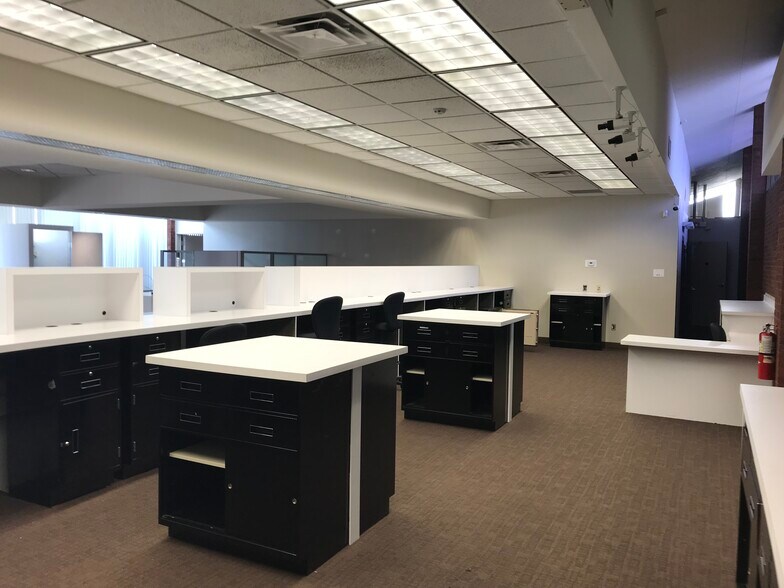 More Photos Of 3900 E 14 Mile Rd, Warren Bank For Sale