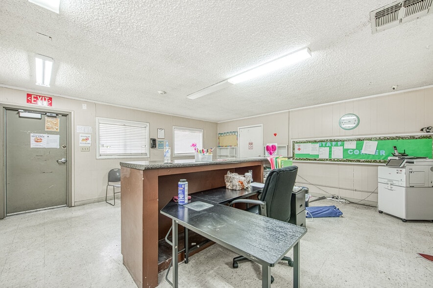 More Photos Of 3311-3315 E Sierra Madre Ave, Fresno Daycare Center For Sale