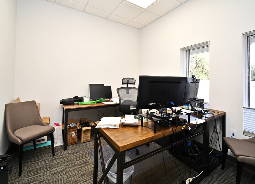 More Photos Of 2575 French Ave, Sanford Loft Creative Space For Sale
