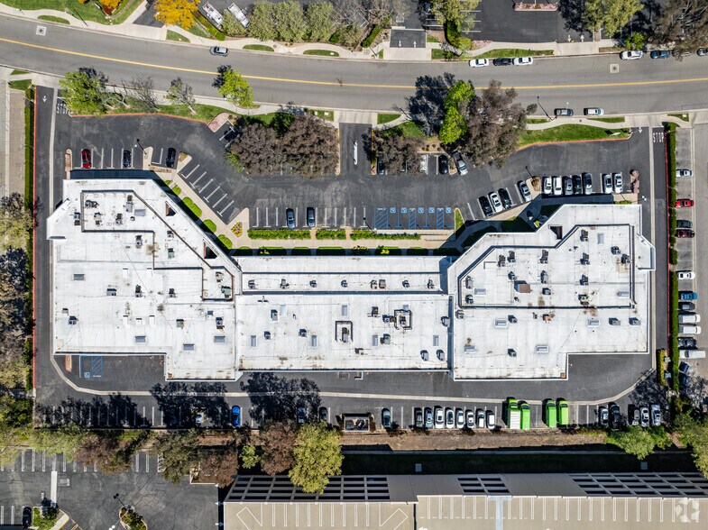 More Photos Of 21250 Califa St, Woodland Hills Coworking Space