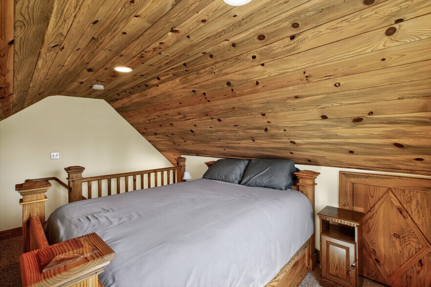 More Photos Of 1258 Highway 141, White Salmon Hospitality For Sale