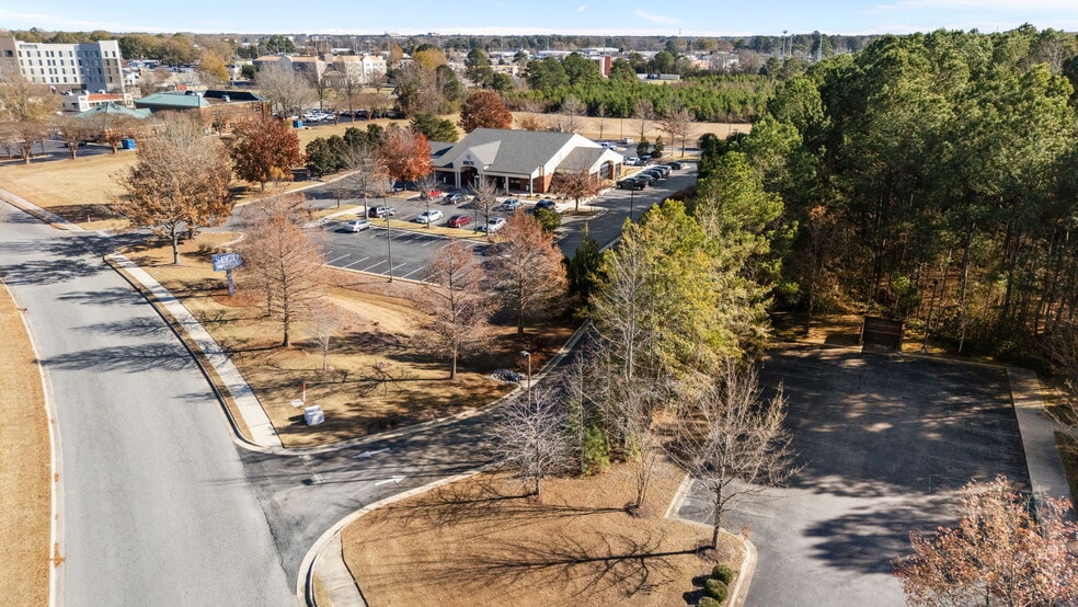 More Photos Of 2223 Hemby Ln, Greenville Medical For Sale