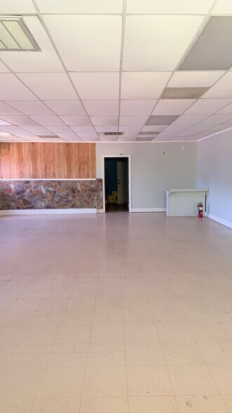More Photos Of 109 S Hall St, Warrenton Loft Creative Space For Lease
