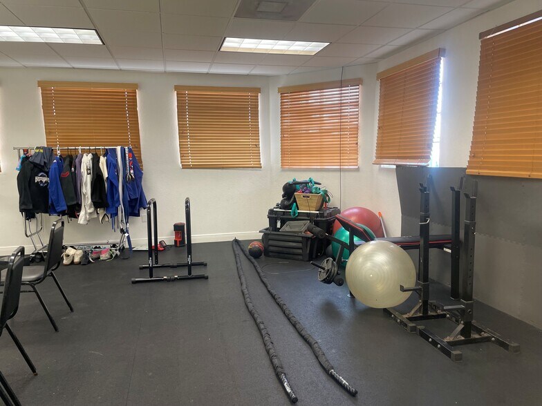 More Photos Of 1446 N Krome Ave, Florida City Office For Sale