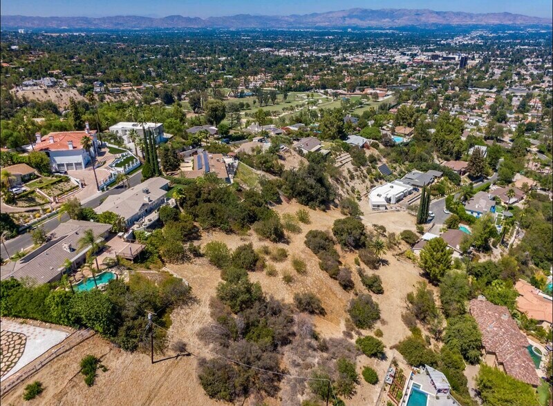 More Photos Of 4551 Lindley Ave, Tarzana Land For Sale