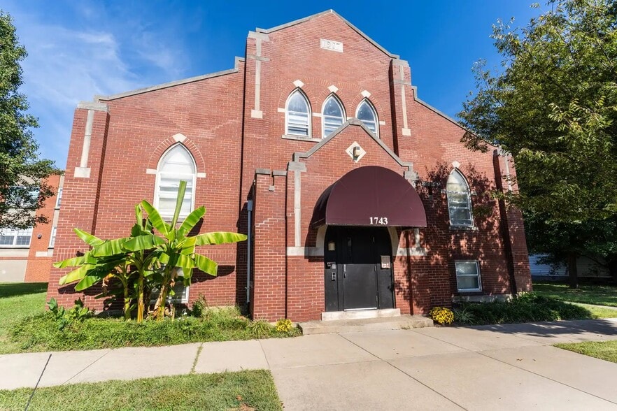 More Photos Of 1737 Culbertson Ave, New Albany Apartments For Sale
