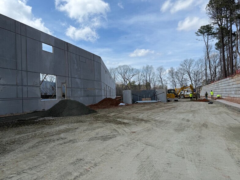 More Photos Of 1050 Northgate Ct, Morrisville Light Distribution For Lease