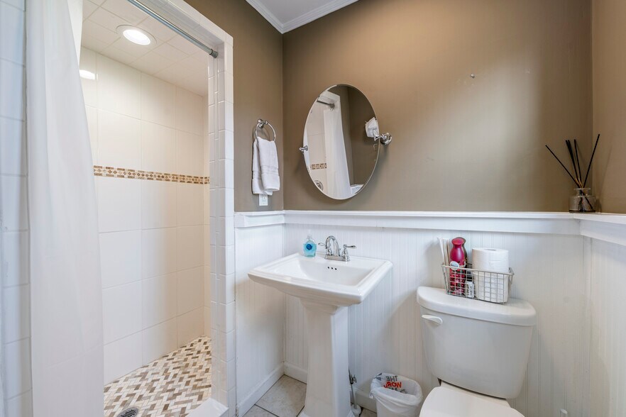 More Photos Of 2310 Concord Lake Rd, Kannapolis Office Residential For Lease