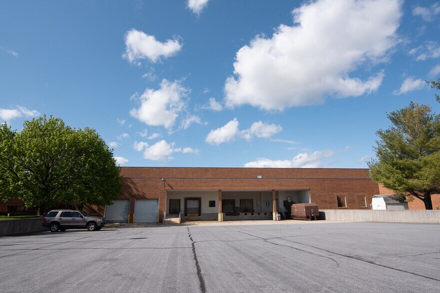 More Photos Of 14700 Citicorp Dr, Hagerstown Office For Sale