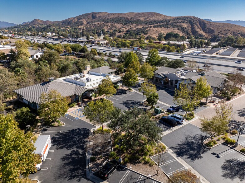 More Photos Of 29105-29125 Canwood St, Agoura Hills Restaurant For Lease