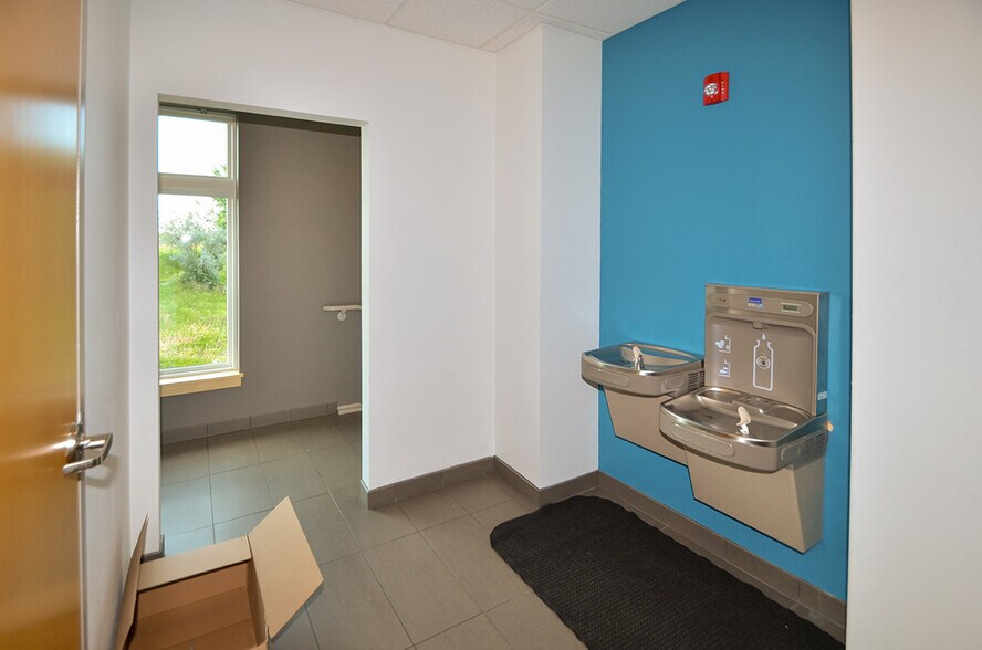 More Photos Of 970 S 29th St W, Billings Office For Sale