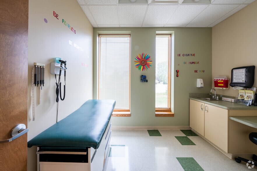 More Photos Of 2733 Wehrle Dr, Buffalo Medical For Lease