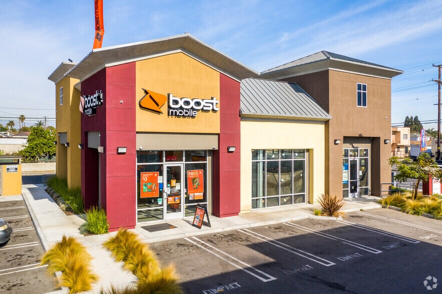 More Photos Of 815 W Rosecrans Ave, Compton Unknown For Lease