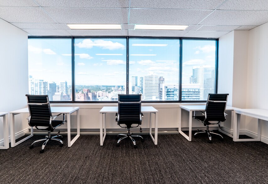 More Photos Of 180 Dundas St W, Toronto Office For Lease