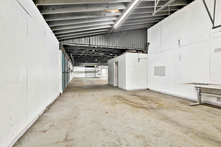 More Photos Of 243 Senoia Rd, Peachtree City Unknown For Lease