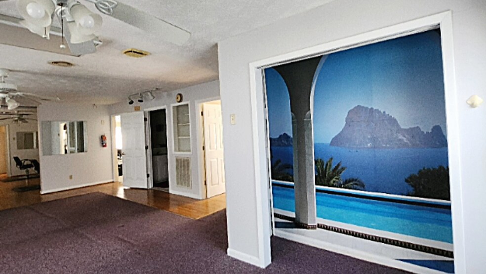 More Photos Of 7117 Raeford Rd, Fayetteville Freestanding For Lease