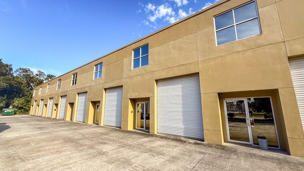 More Photos Of 709 Silver Palm Ave, Melbourne Warehouse For Lease