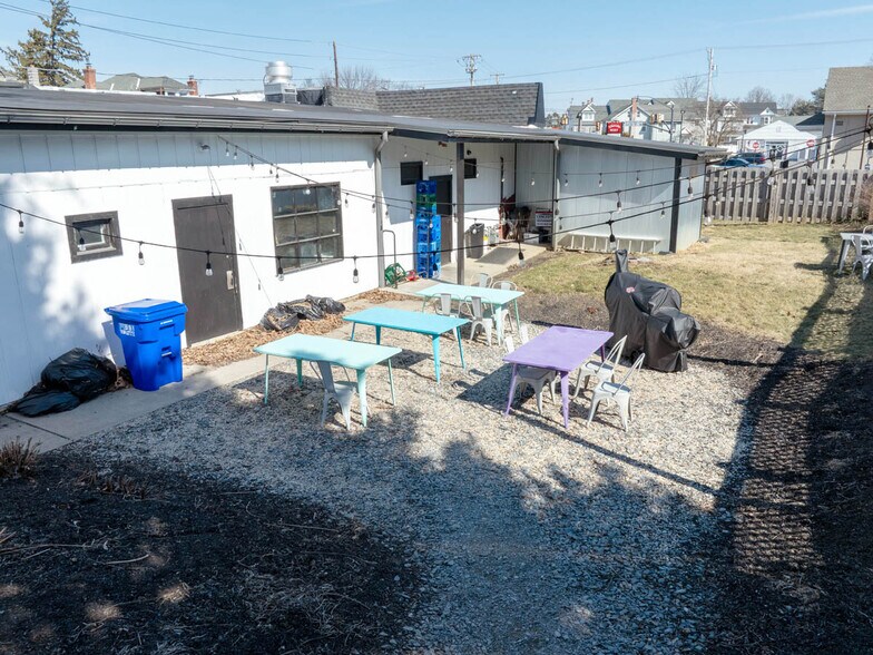 More Photos Of 14 Blue Rock Rd, Millersville Restaurant For Lease