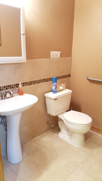 More Photos Of 554 Larkfield Rd, East Northport Medical For Sale