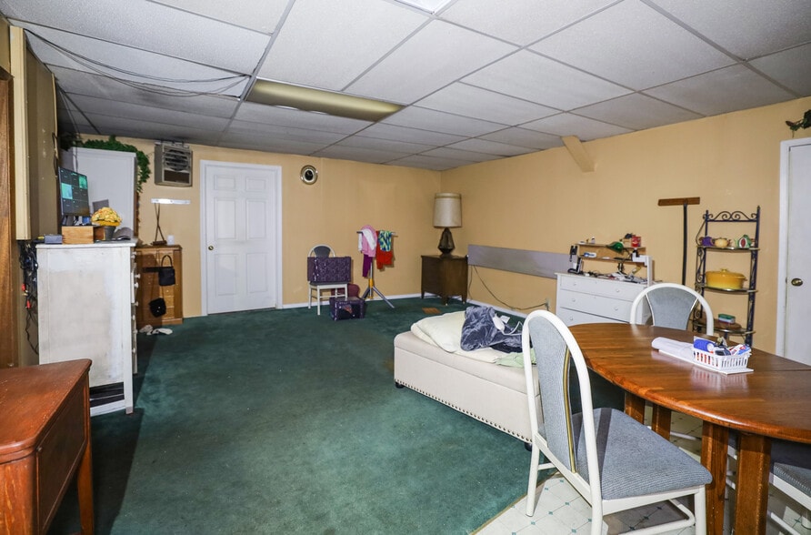 More Photos Of 411 S Jefferson St, Aberdeen Industrial For Sale