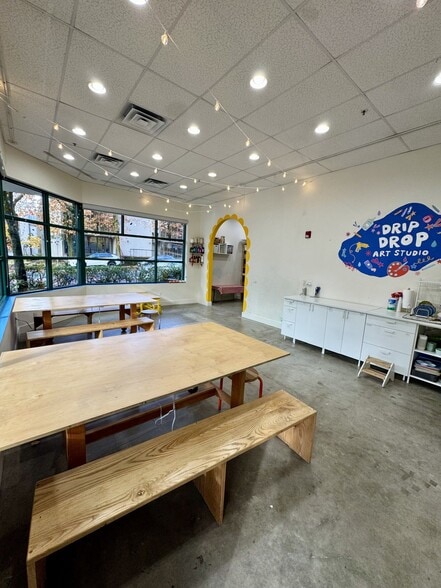 Primary Photo Of 400-420 W 8th St, Vancouver Apartments For Lease