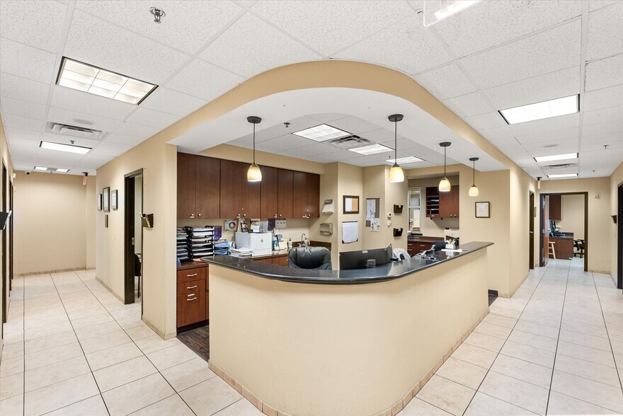 More Photos Of 1507 S Hiawassee Rd, Orlando Medical For Sale