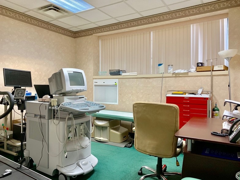 More Photos Of 1061 N Broadway, Massapequa Medical For Sale