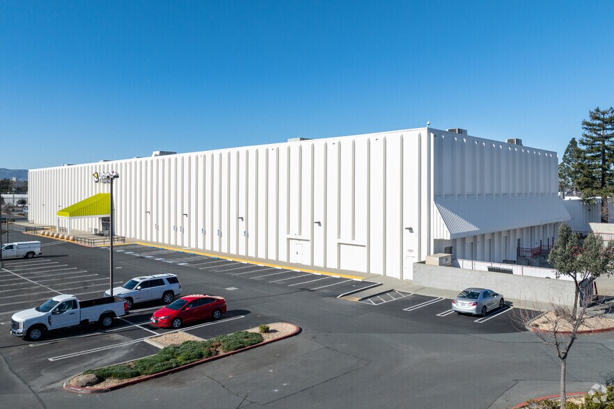 More Photos Of 1695 Willow Pass Rd, Concord Freestanding For Lease