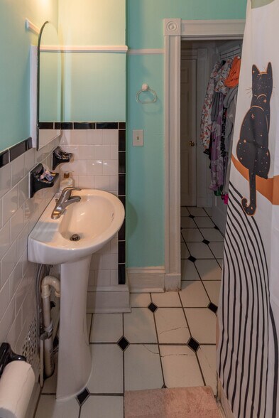 More Photos Of 6408 Brook Ave, Baltimore Apartments For Sale