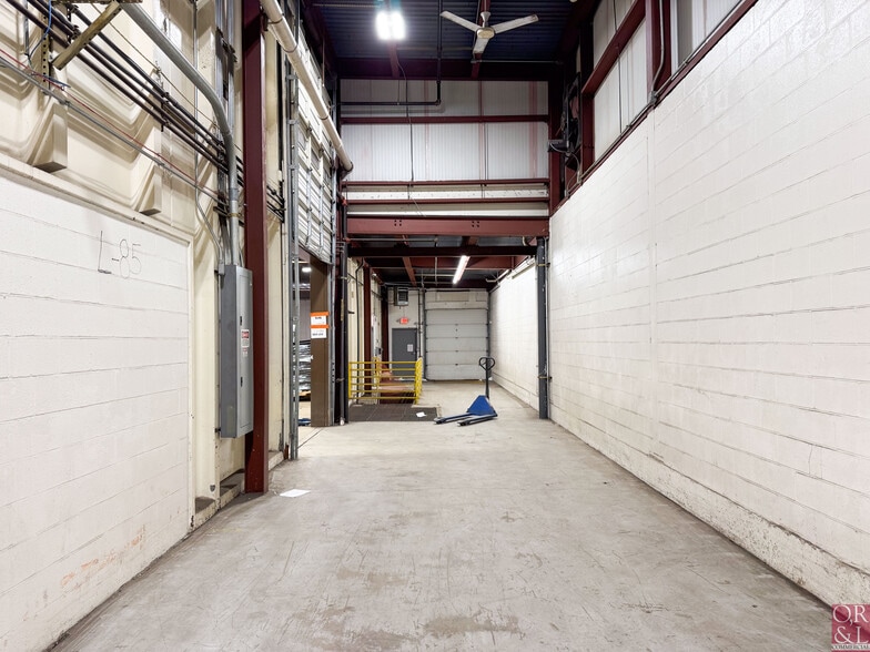 More Photos Of 45 Gracey Ave, Meriden Manufacturing For Lease