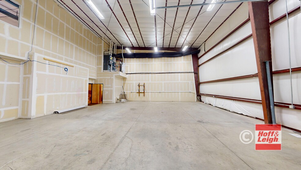 More Photos Of 131-135 Winters Dr, Colorado Springs Distribution For Lease