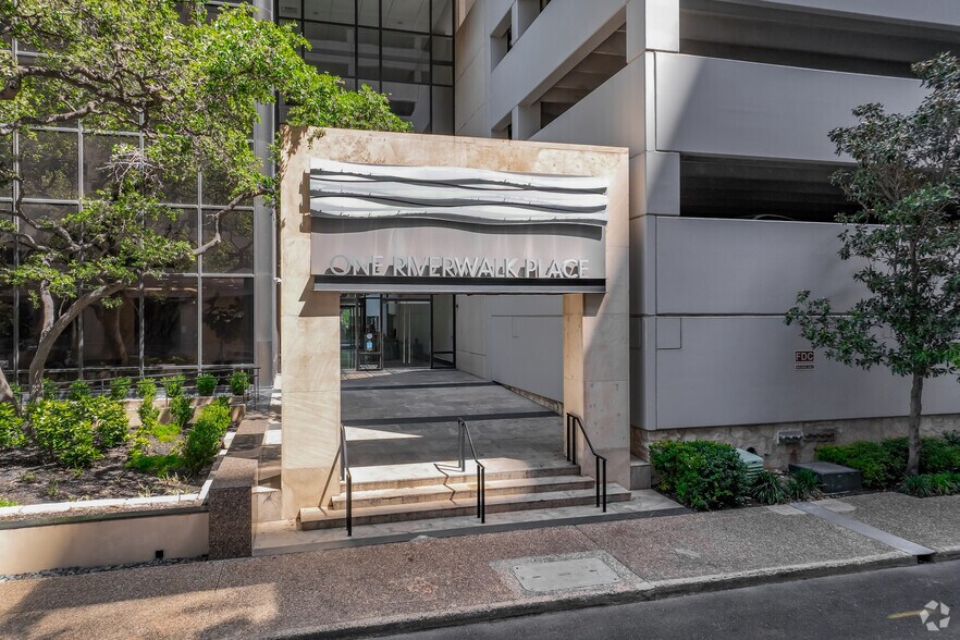 More Photos Of 700 N Saint Marys St, San Antonio Coworking Space