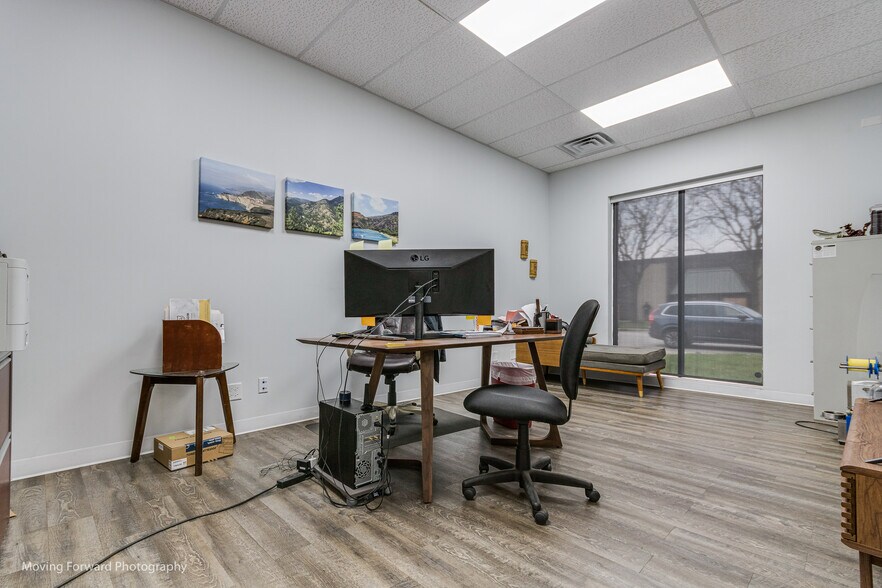 More Photos Of 1340 Louis Ave, Elk Grove Village Warehouse For Lease