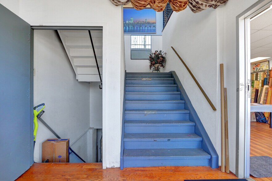 More Photos Of 1438 Wantagh Ave, Wantagh Freestanding For Lease