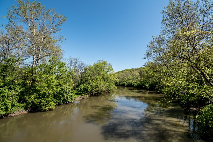 More Photos Of 5527 Oregonia Rd, Oregonia Restaurant For Sale