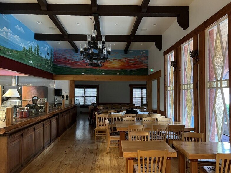 More Photos Of 281 Fernbridge Dr, Fortuna Restaurant For Sale