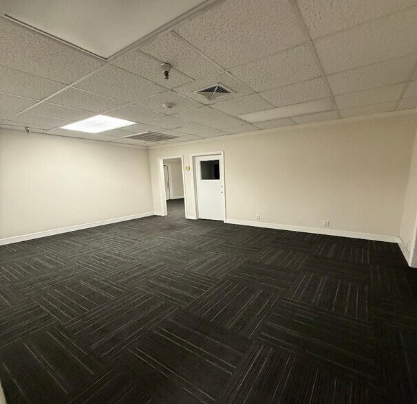 More Photos Of 231 E 13th St, Waynesboro Distribution For Lease
