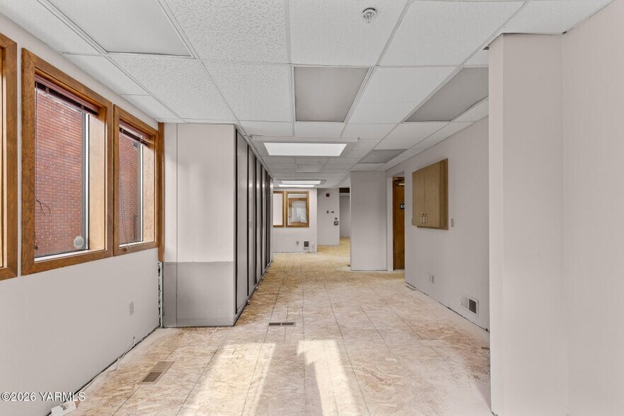 More Photos Of 303 S 12th Ave, Yakima Medical For Sale