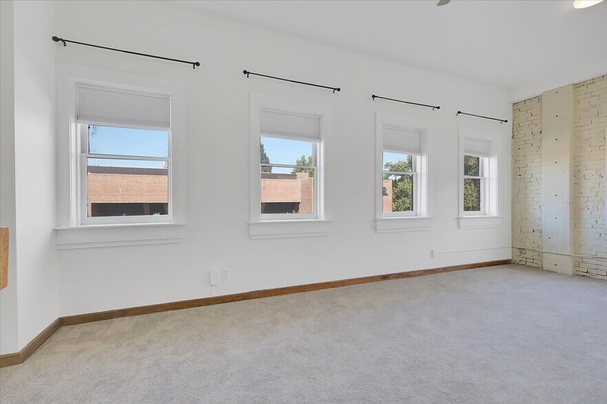 More Photos Of 900-906 2nd St, Sacramento Restaurant For Lease