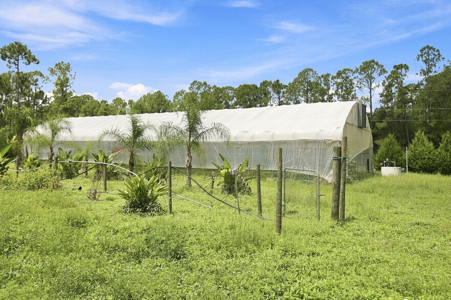 More Photos Of 8146 Tropicaire Blvd, North Port Specialty For Sale