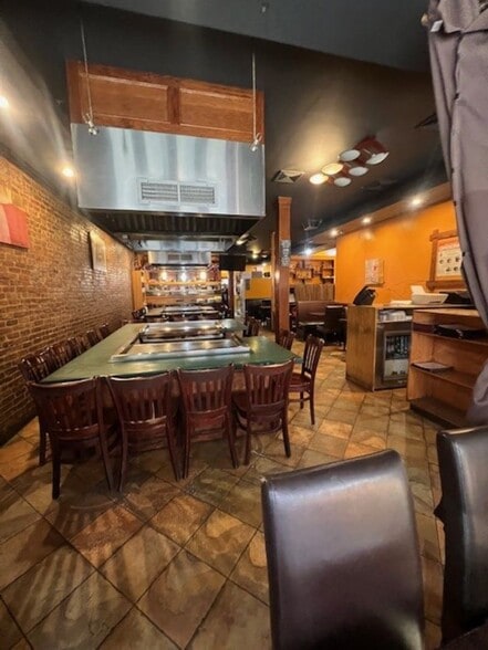 More Photos Of 296 5th Ave, Brooklyn Storefront Retail Residential For Lease