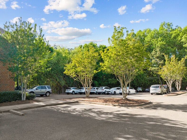More Photos Of 6531 Creedmoor Rd, Raleigh Office For Sale