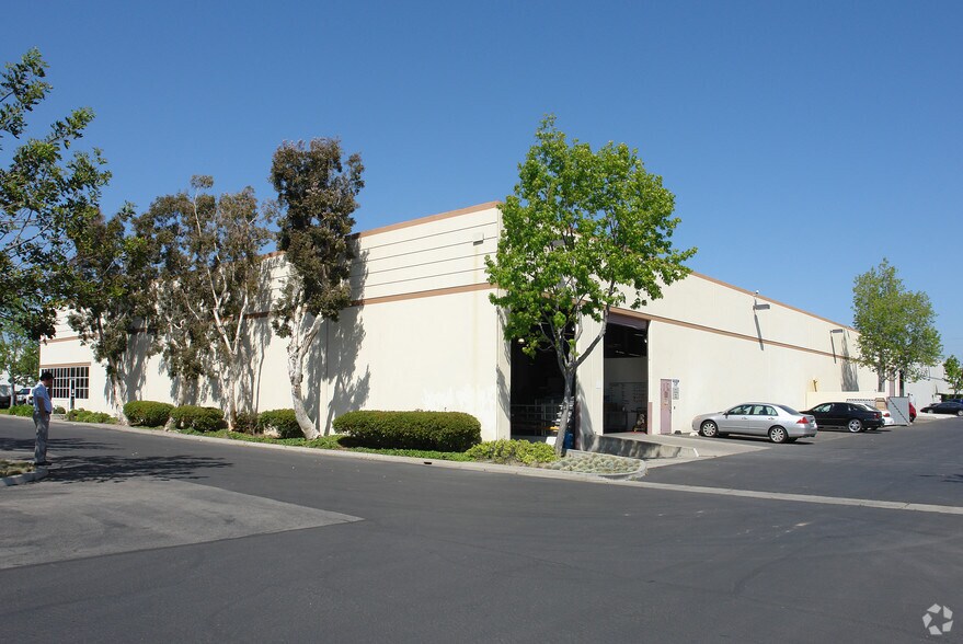More Photos Of 1620 Emerson Ave, Oxnard Manufacturing For Lease