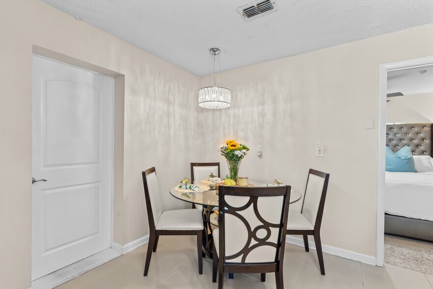 More Photos Of 1887 Mayport Rd, Atlantic Beach Freestanding For Sale