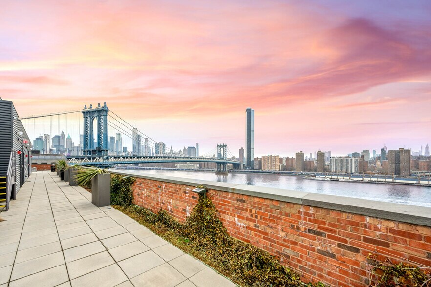 More Photos Of 10 Jay St, Brooklyn Office For Lease