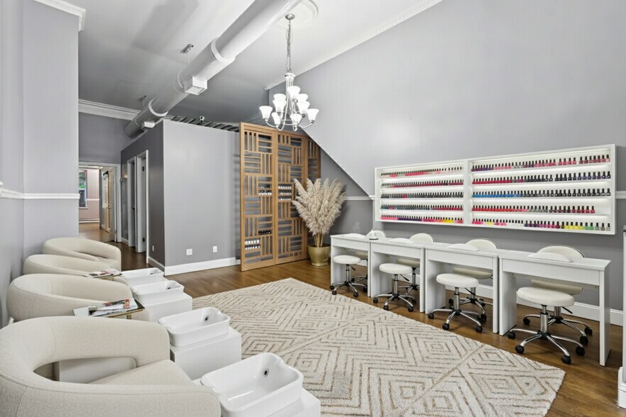 More Photos Of 133 E 39th St, New York Office Residential For Lease