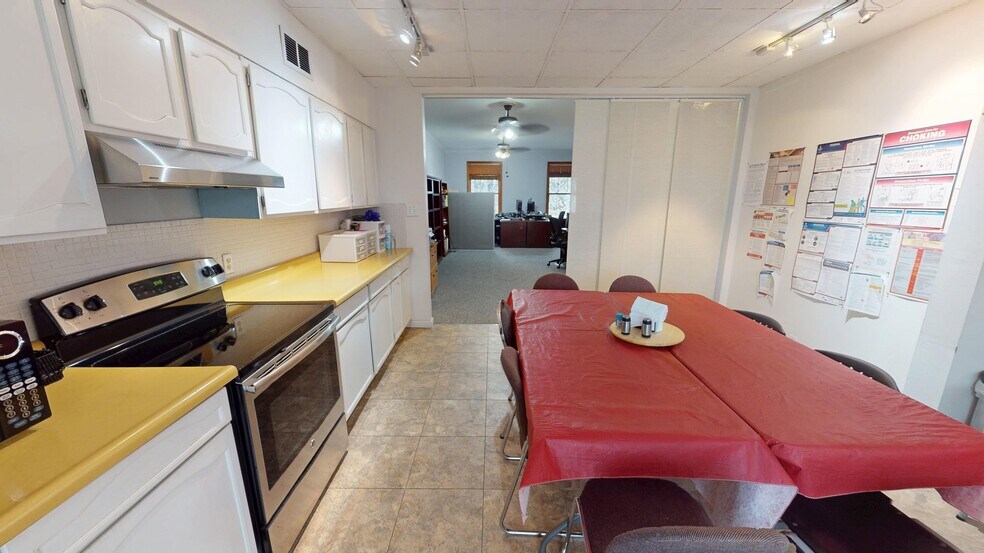 More Photos Of 1368 McCausland Ave, Saint Louis Office For Sale