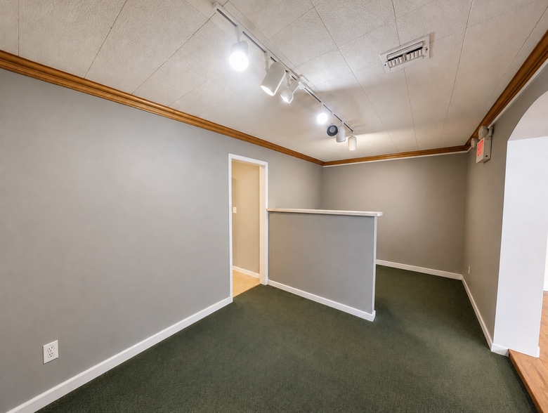 More Photos Of 432 Broad St, Shrewsbury Storefront For Lease