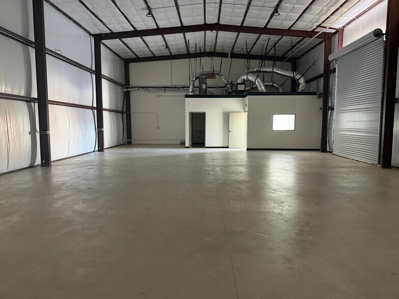 More Photos Of 16103 Grant Rd, Cypress Warehouse For Lease